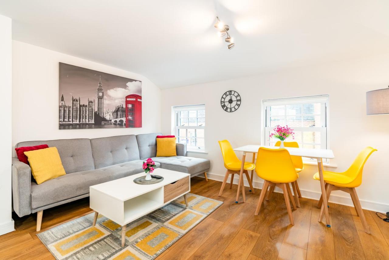 Town Center Apartment With 55” Smart Tv+Netflix Андовер Экстерьер фото