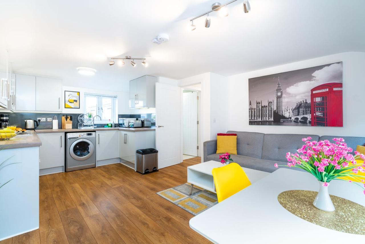 Town Center Apartment With 55” Smart Tv+Netflix Андовер Экстерьер фото
